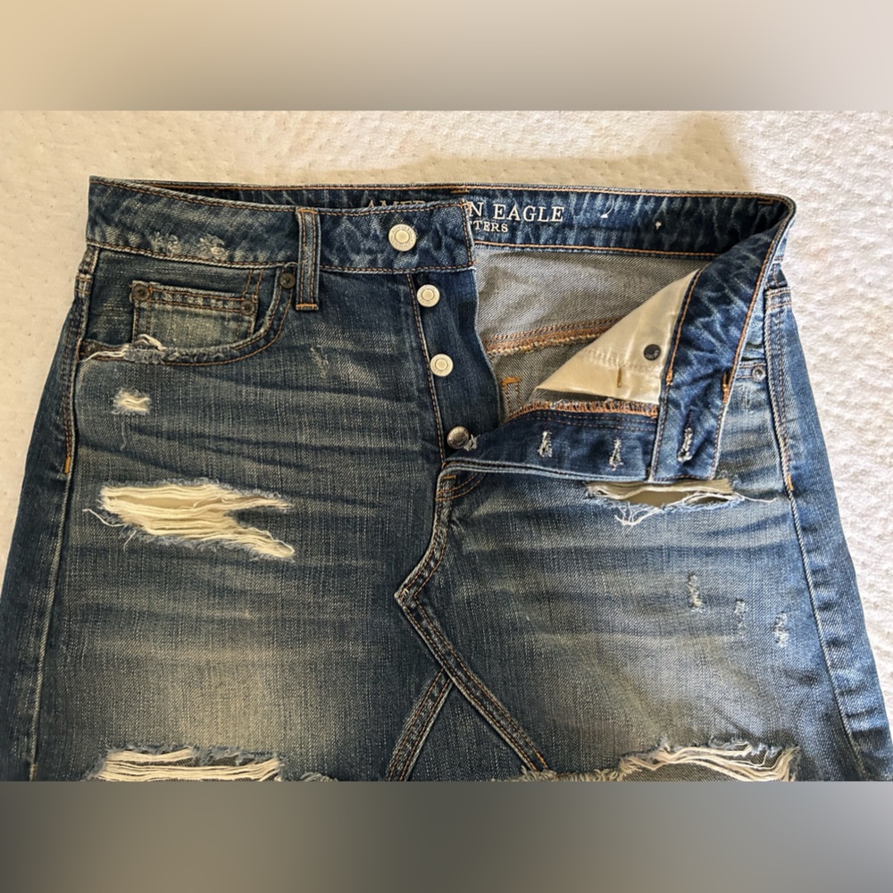 American Eagle ripped style